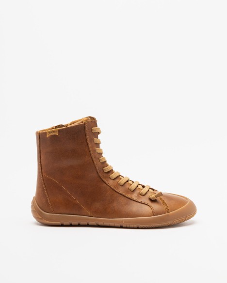 High-Top-Sneaker Camper
