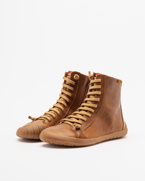 High-Top-Sneaker Camper