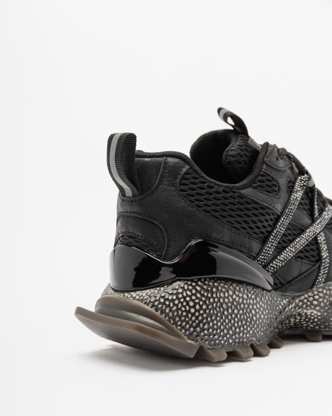 Ex� Sneakers