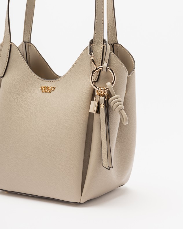 Mala bucket Guess