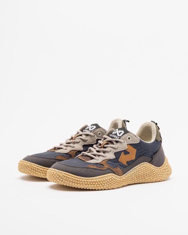 ID.Eight Sneakers