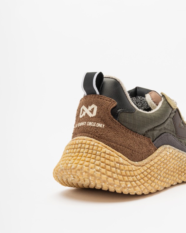 ID.Eight Sneakers