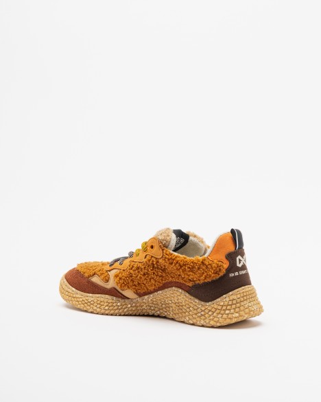 ID.Eight Sneakers