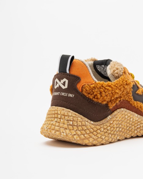 ID.Eight Sneakers