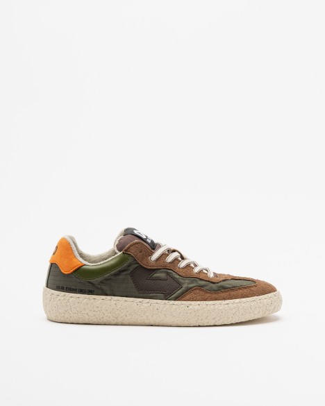 ID.Eight Sneakers