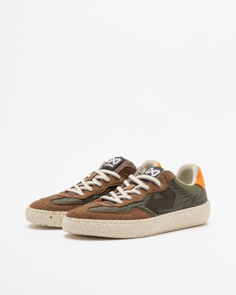 ID.Eight Sneakers
