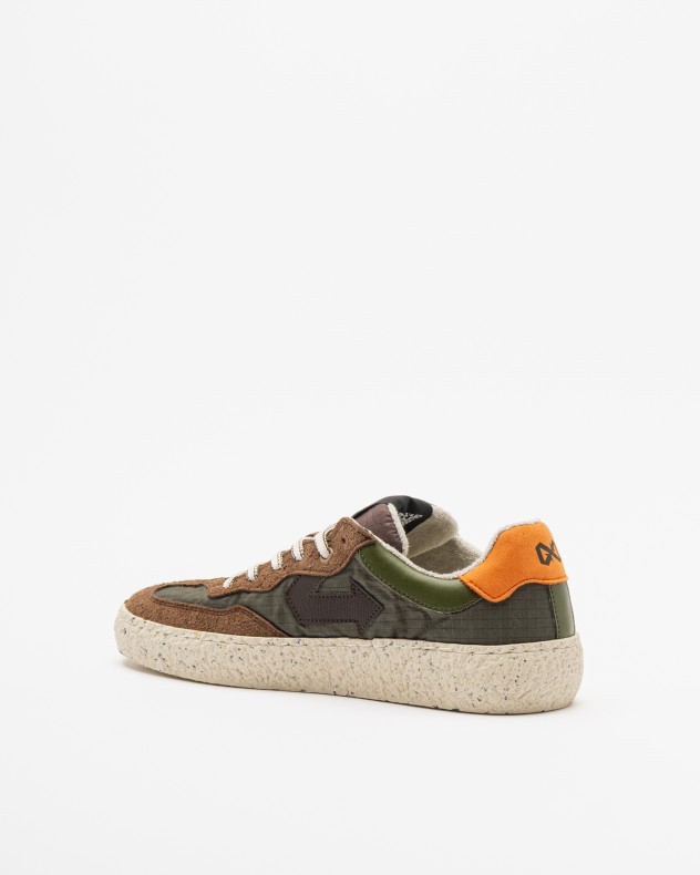 ID.Eight Sneakers