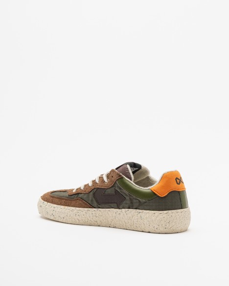 ID.Eight Sneakers