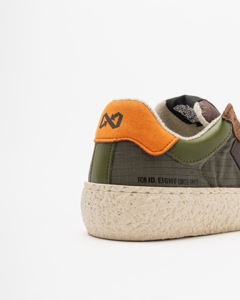 ID.Eight Sneakers