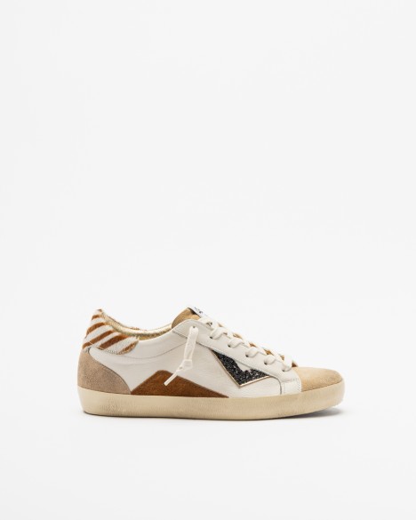 Wei�e Sneakers 4B12