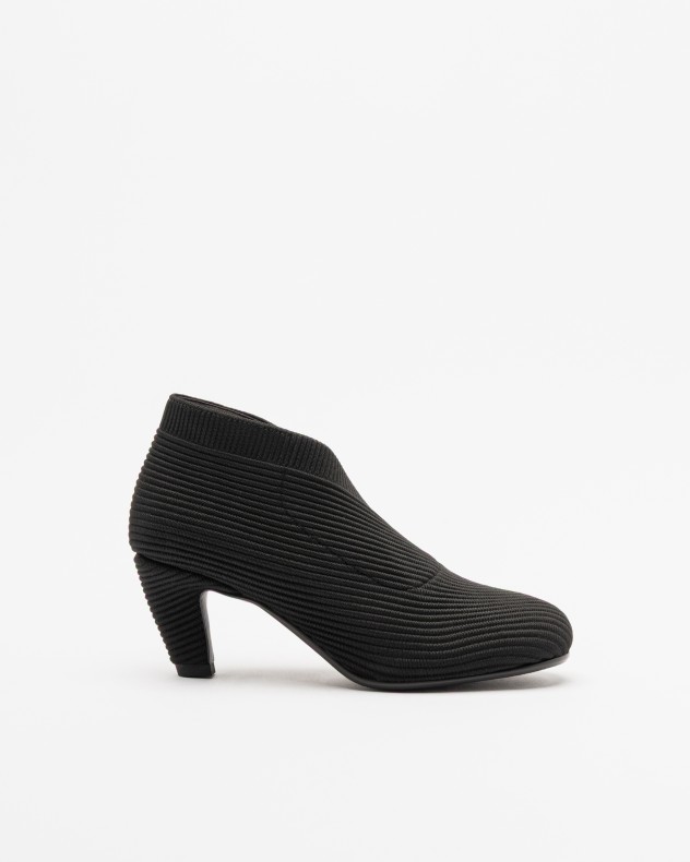 Enkellaarzen United Nude