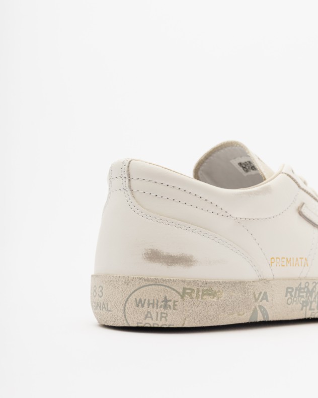 Wei�e Sneakers Premiata