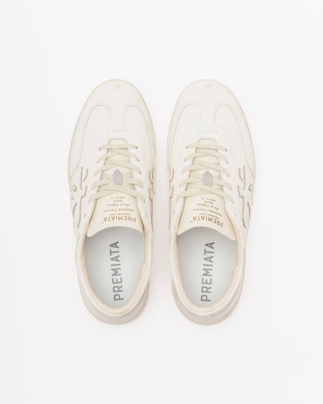 Wei�e Sneakers Premiata