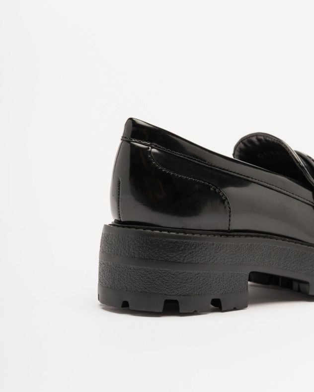 Loafers Guess