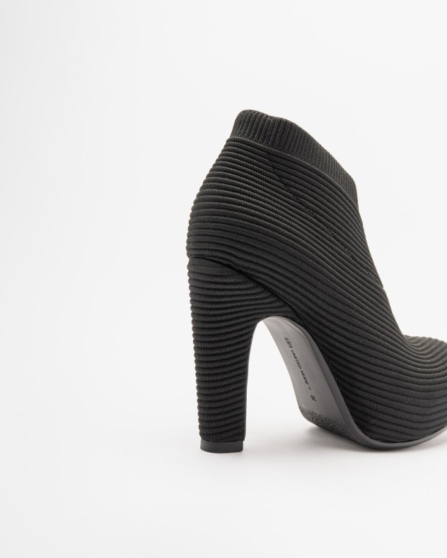 Botins United Nude