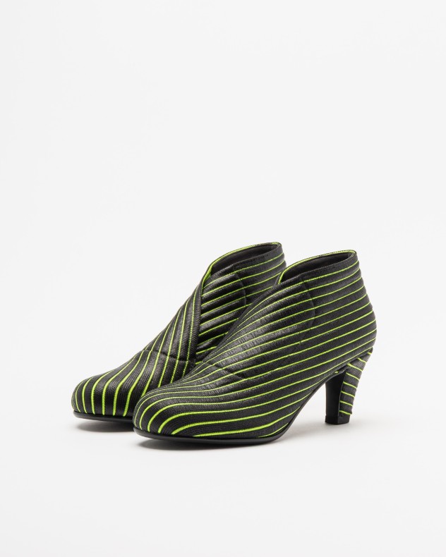 Botins United Nude
