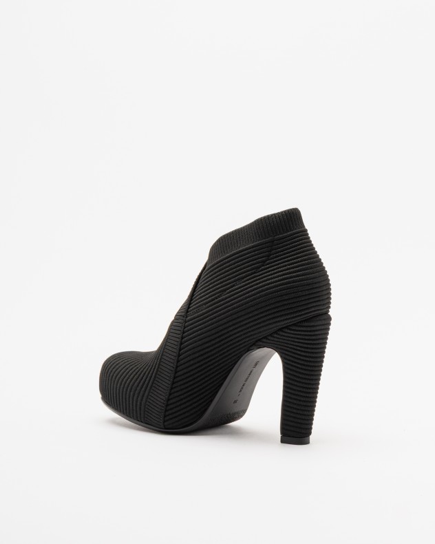 Botins United Nude