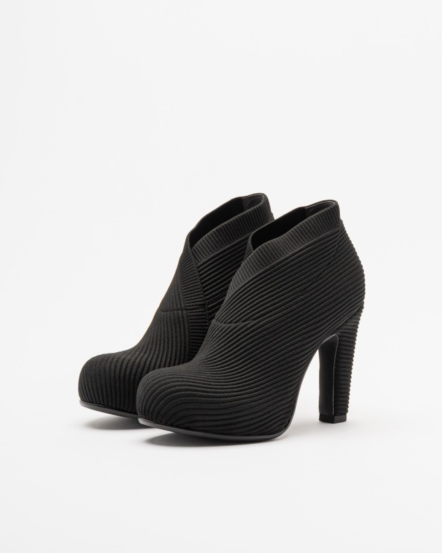 Botins United Nude