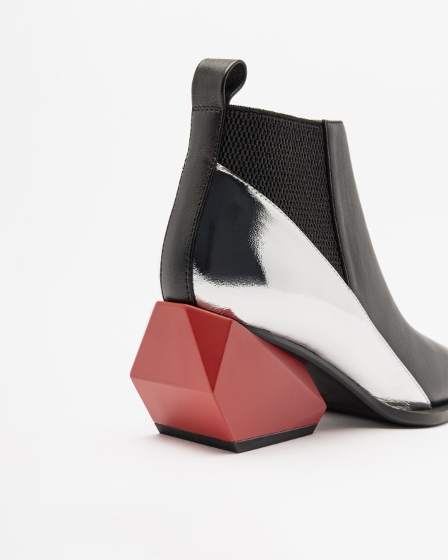 Botins United Nude