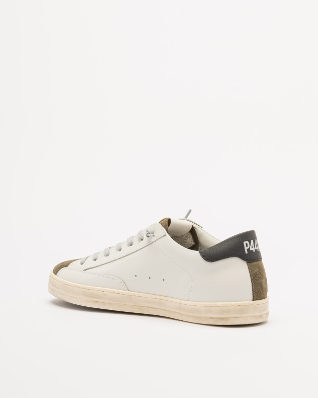 Wei�e Sneakers P448
