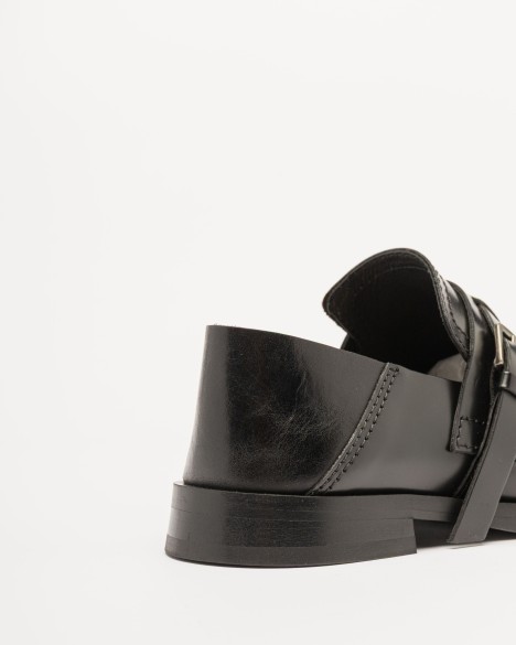 Chaussures E8 by Miista