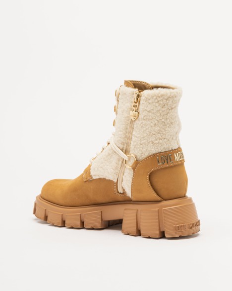 Stiefel Love Moschino
