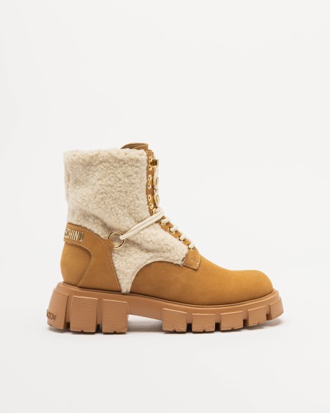 Stiefel Love Moschino