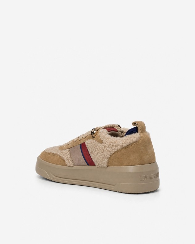 Sneakers Love Moschino