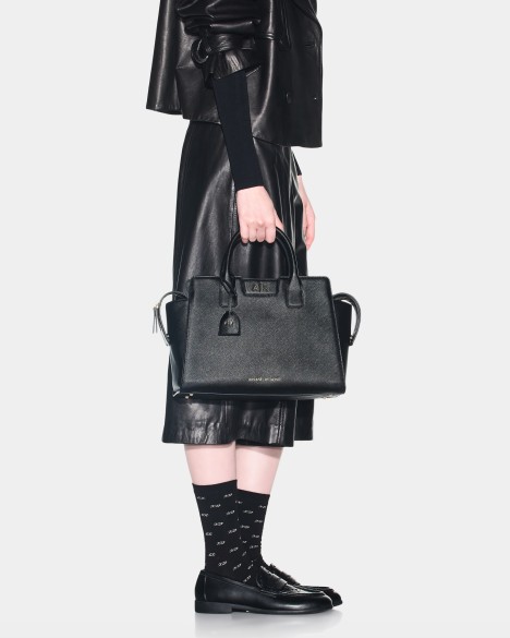 Mala de m�o Armani Exchange